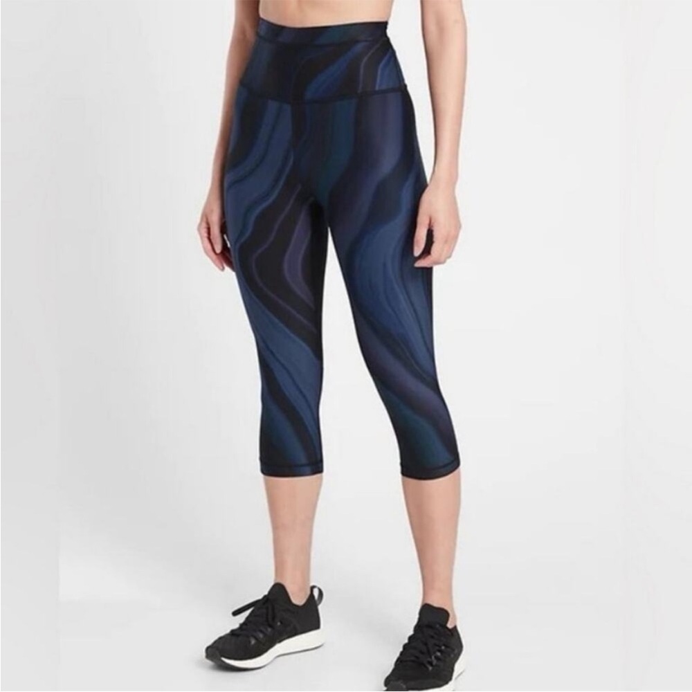 Athleta Accelerate Geode Crop